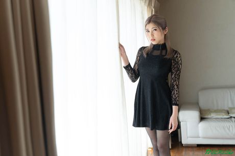 Asiatisk teenager Rena Hiiragi får sin fisse slikket og kneppet af sin stedbror