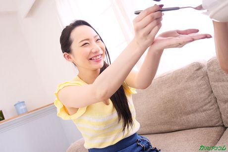 Asian MIL Hasumi Yoshioka gets her pussy eaten out and fucked