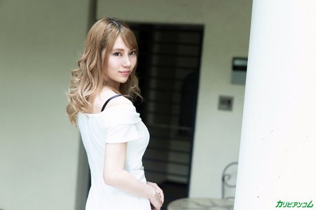 亞洲女孩如月唯在一次火熱的性愛後被內射