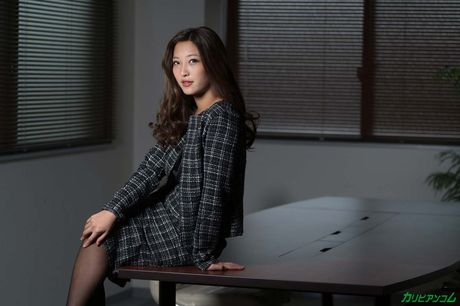 C: 魅力的なアジアの美女、百田えみりが職場でオマンコを掘られる