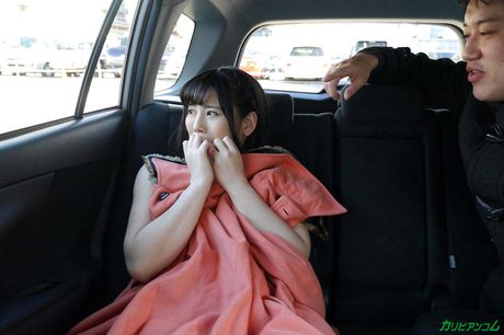 Asiatisk babe Miyu Shina får sin twat slikket og kneppet på taget