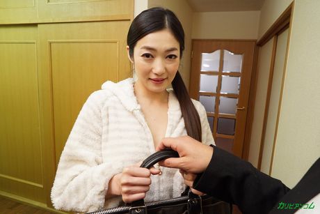 Full-bosomed Asian babe Ryu Enami gets her twat licked out and fucked in the kitchen