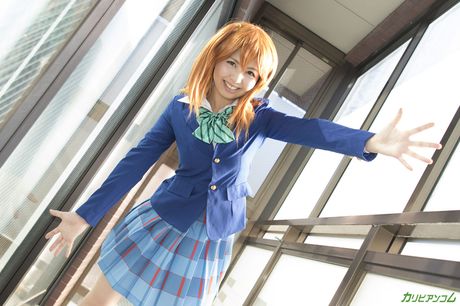 Asiatisk skolepige Ai Misaki får sin fisse spist ud og kneppet