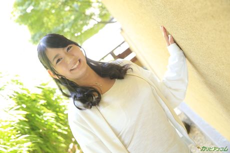 亞洲寶貝 Makoto Shiraishi 在性交後被內射