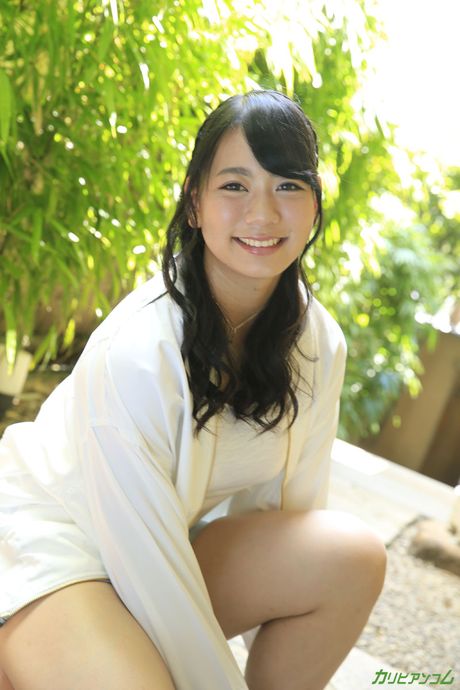 亞洲寶貝 Makoto Shiraishi 在性交後被內射