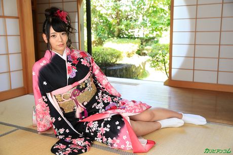 Asian girl Makoto Shiraishi gets her pussy licked and dicked by a coach