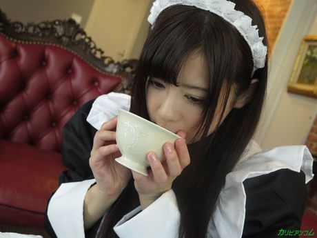 Asiatisk stuepige Kurumi Chino får sin fisse vædret af sin chef