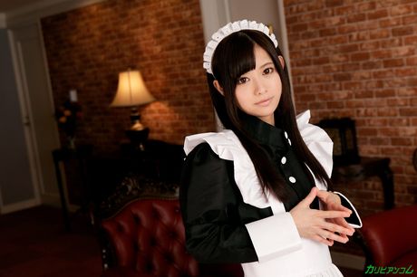 Asiatisk stuepige Kurumi Chino får sin fisse vædret af sin chef