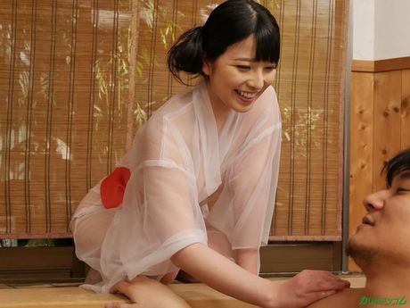 アジアの美女、上原亜衣がマッサージ師にマンコを舐められ、チンポを突っ込まれる