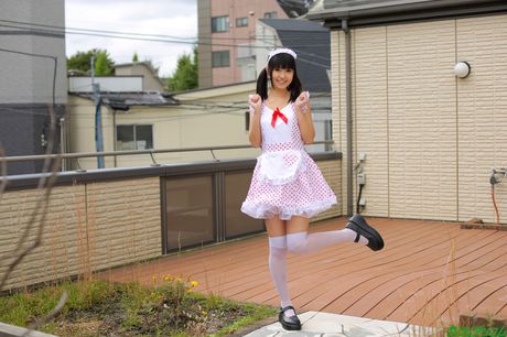 細身のアジア人ティーン、朝倉ことみがオマンコにチンコを詰め込まれる