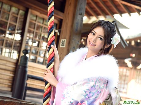 Asiatisk sød Nozomi Asou får sin twat fyldt af to hvide fyre