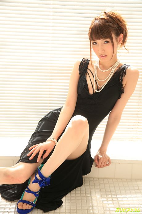 アジアの可愛い相沢かりんがバスルームでオマンコを舐められ犯される