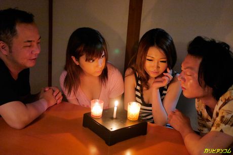 C: アジアのティーン水沢あいりと宮澤みほが4Pで犯される