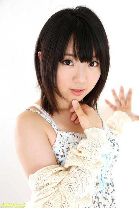 Asiatisk pige Madoka Adachi får sin fisse dicked af sin lærer