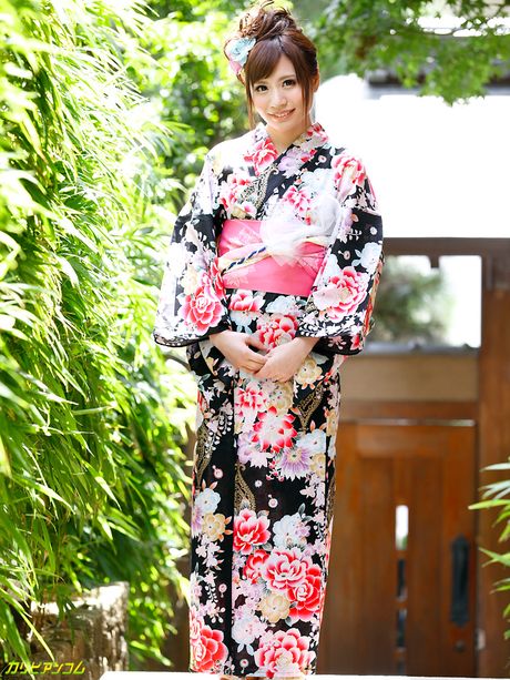 亞洲娃娃 Haruna Kawase 在熱辣三人行後被內射