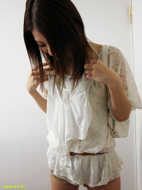 Asian girl Riko Miyase takes a cumshot on her pussy after a fuck