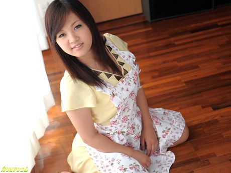 亞洲娃娃 Erena Yamamoto 在 BDSM 性交過程中被內射