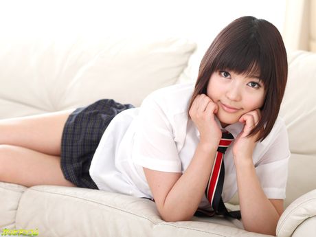 Asiatisk skolepige Yume Aoi får sin fisse creampied af sin lærer