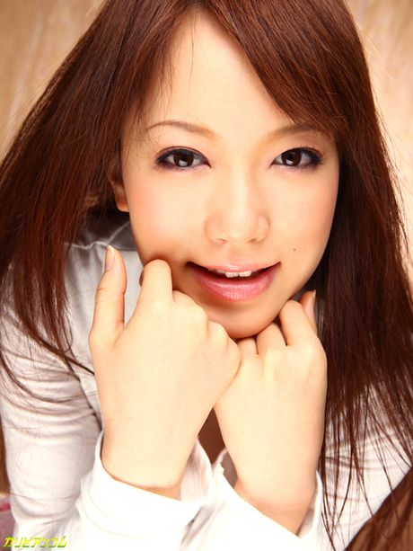 Asiatisk pige Nazuna Otoi får en creampie efter et hardcore fuck