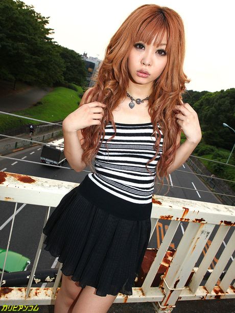 Asian girl Sarina Tsubaki gets her pussy licked and dicked by a white guy