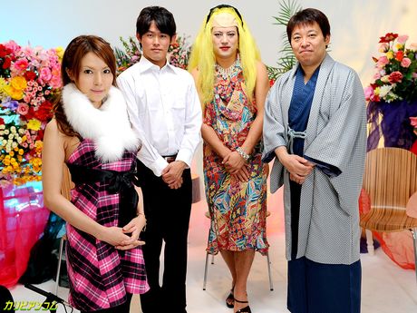 性感的日本女孩 Rino Asuka 在激烈的性愛後被內射