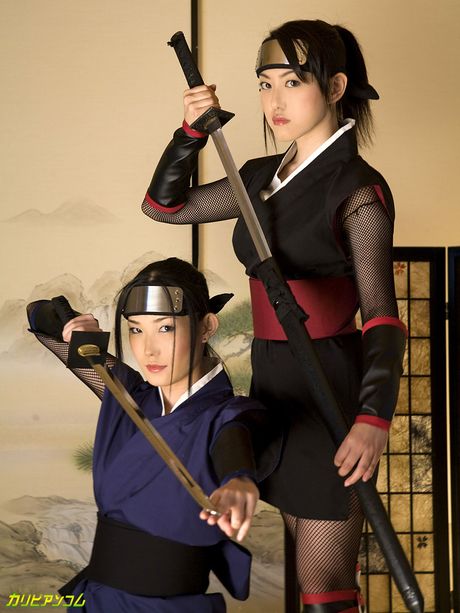 Asiatisk skønhed Yui Komine bliver dobbeltkneppet af to fyre i en skov