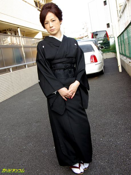 Asian beauty Amateur gets banged by a horny man in a living room