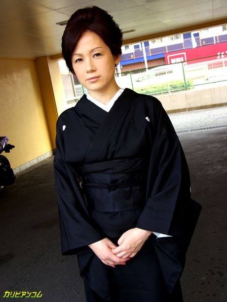 Asian beauty Amateur gets banged by a horny man in a living room