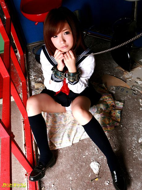 Schoolgirl Mika Sonohara gets her pussy licked and dicked