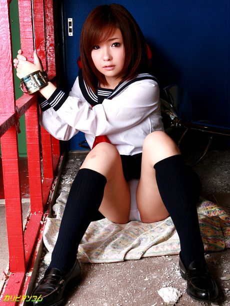 Schoolgirl Mika Sonohara gets her pussy licked and dicked