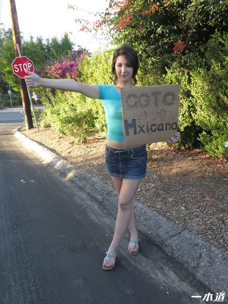 Asian babe Kurea Asuka gets her twat eaten out and dicked on the sofa