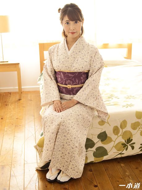 Asian MILF Haruka Sanada gets her twat filled with a dick in a solo