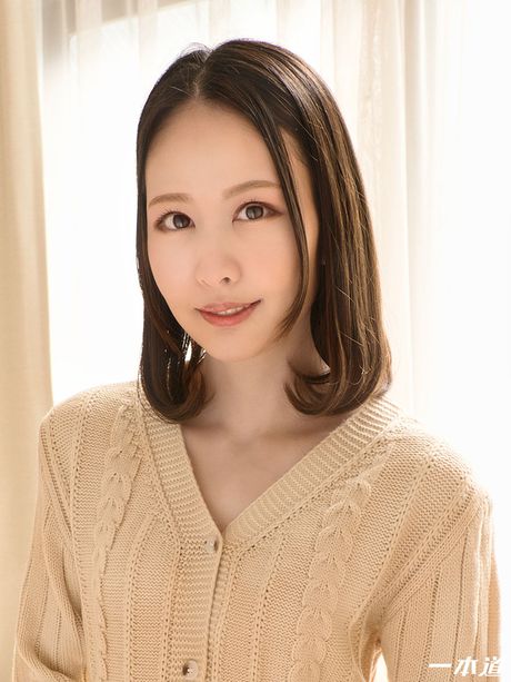 Asian cutie Nanako Asahina gets her ass fingered and penetrated