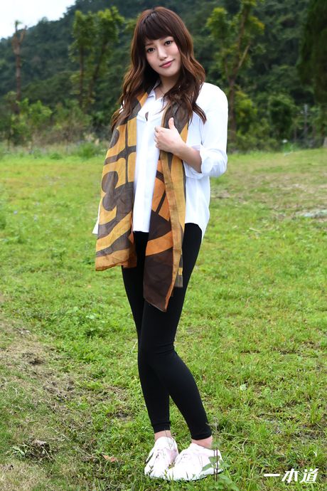 Asian model Mai Shirakawa flaunts her amazing juggs and gets fucked on a chair