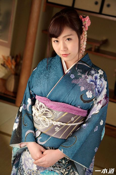 Asiatisk pige Ayane Sakurai får sin fisse creampied efter et varmt fuck