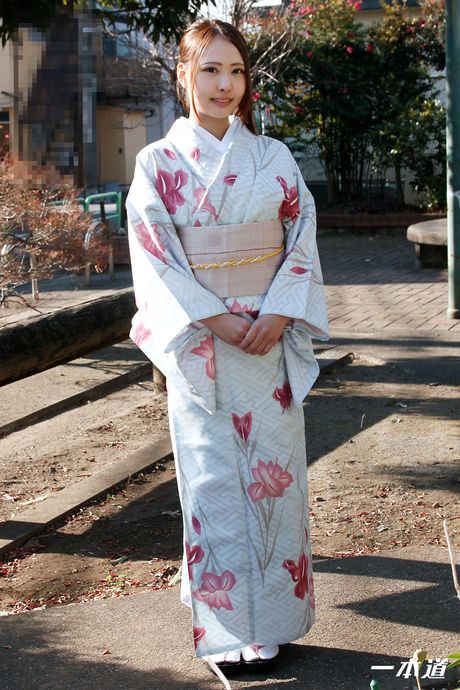 Asian covergirl Nanako Asahina gets banged after a tea party