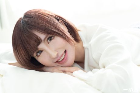 Asian girl Maria Shiraki has sex on a chair with her man friend