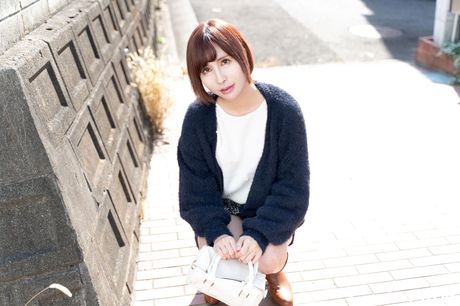 Asian girl Maria Shiraki has sex on a chair with her man friend