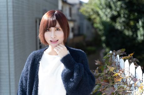 Asian girl Maria Shiraki has sex on a chair with her man friend