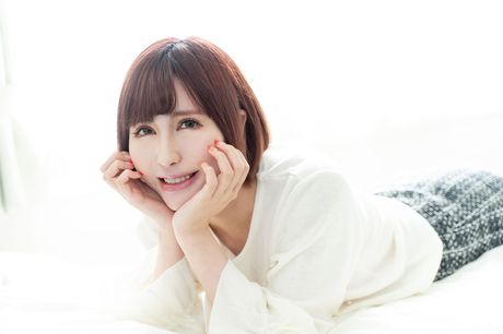 Asian girl Maria Shiraki has sex on a chair with her man friend