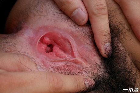 Asiatisk babe Miyu Konno får sin fisse spist ud og kneppet