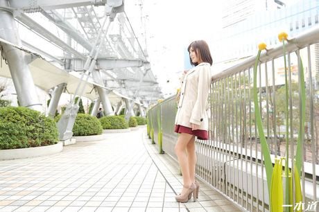 Brunøjede japanske babe Yua Ariga får sin fisse creampied