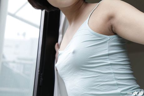 Asian covergirl Uika Hoshikawa gets her pussy licked and fucked