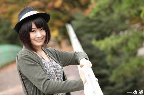 Asian cutie Mari Koizumi gets naked before a vaginal insertion