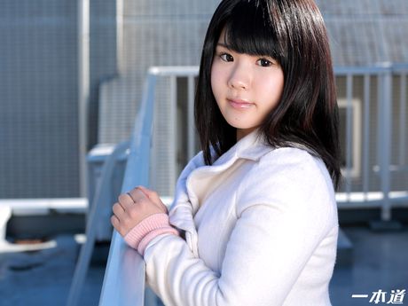 Asian babe Ami Oya gets her twat stuffed with a big dick