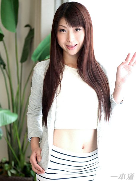 亞洲媽媽 Tsubaki Kato 的陰戶被舔乾淨並被操