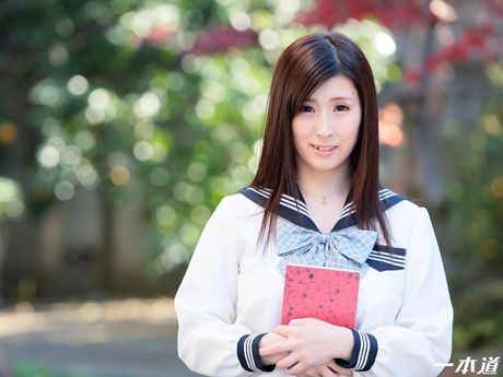 豐滿的赤井瑞希被同學舔陰並操弄