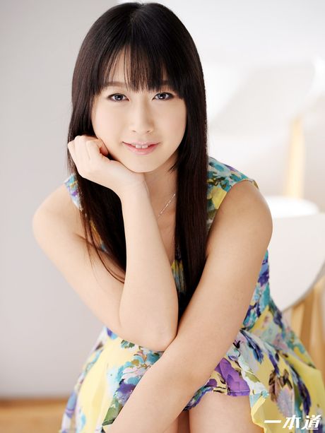 Asiatisk søde Tomomi Honzawa får en creampie efter en fisse slikning