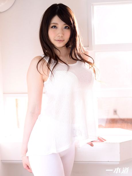 亞洲女孩 Rie Tachikawa 性交後臉上沾滿了精液