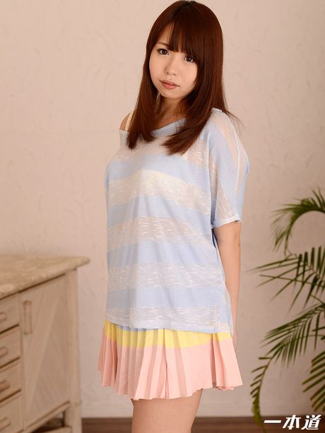 Asian teen Miyu Kaburagi gets her pussy licked and dicked